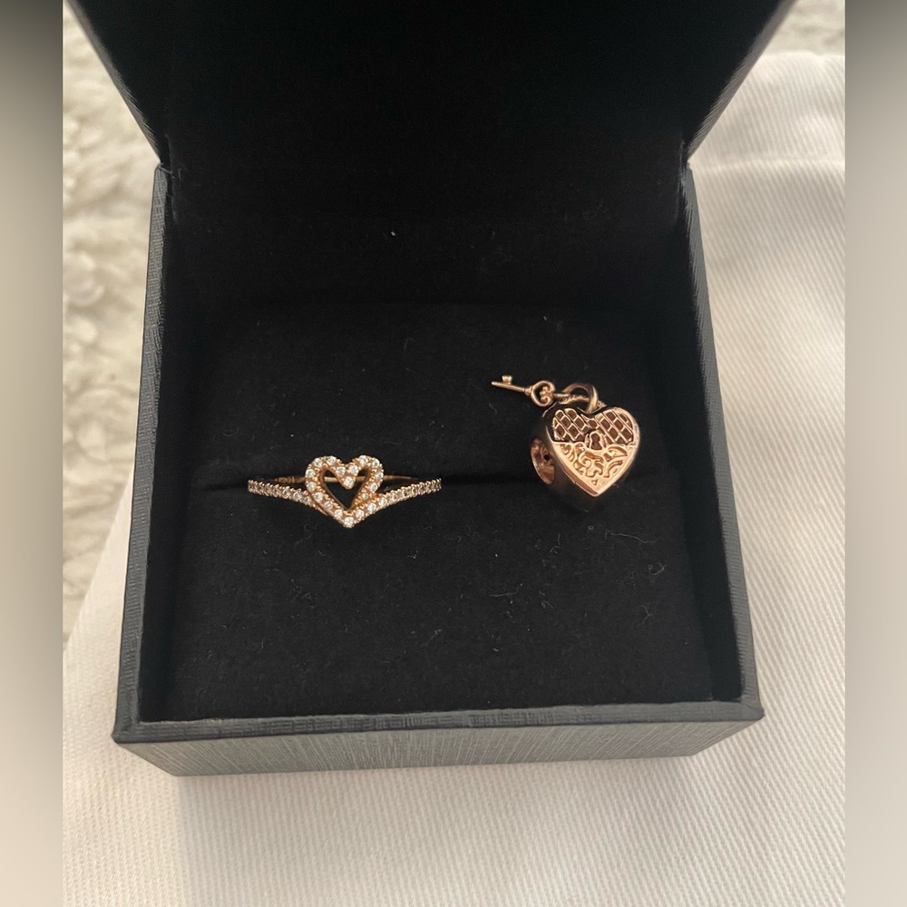 Pandora Rose gold ring